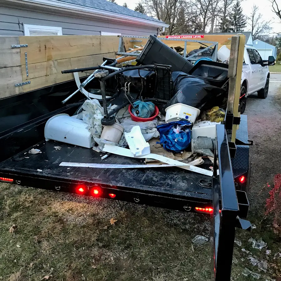Roll-off dumpster delivered to a residential driveway in Zillah